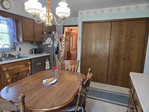 Kitchen - 3479 N Edward Dr, Crete, IL 60417 photo 2 of 5