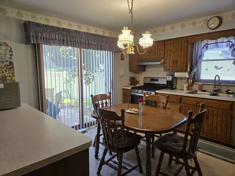 Kitchen - 3479 N Edward Dr, Crete, IL 60417 photo 5 of 5