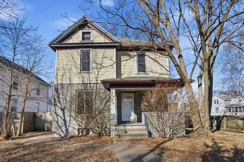 2626 Brady St, Davenport, IA 52803