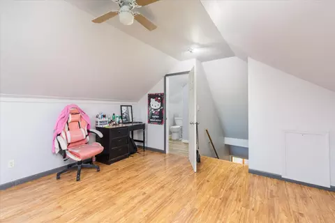 Entry Way - 131 E Iowa St, Spring Valley, IL 61362 photo 2 of 2