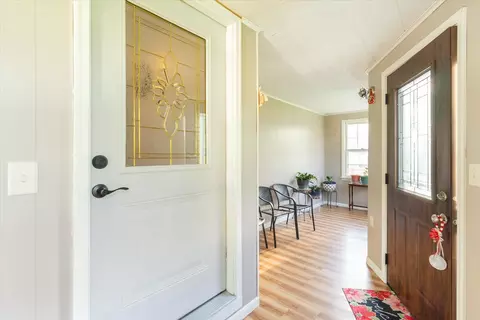 Entry Way - 131 E Iowa St, Spring Valley, IL 61362 photo 1 of 2