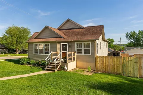 131 E Iowa St, Spring Valley, IL 61362