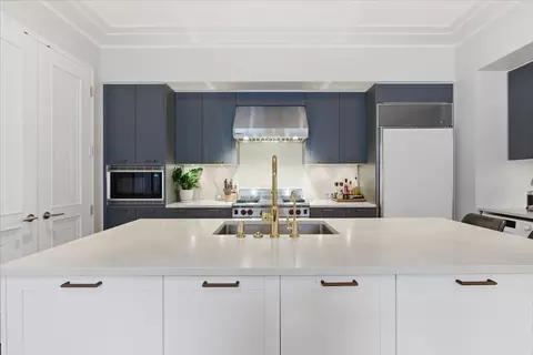 Kitchen - 159 E Walton Pl #12E, Chicago, IL 60611 photo 4 of 4