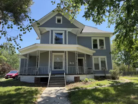 209 N Springer St, Carbondale, IL 62901