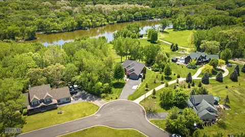 123 Belle Rive Dr, Millington, IL 60537