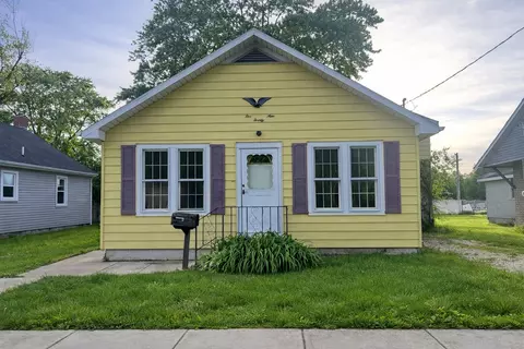 529 N 2nd St, Watseka, IL 60970