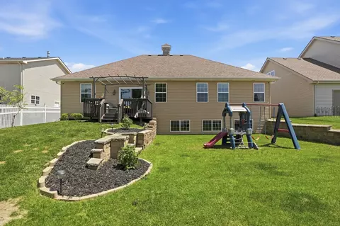 Exterior - 1044 Sycamore St, Beecher, IL 60401 photo 4 of 7