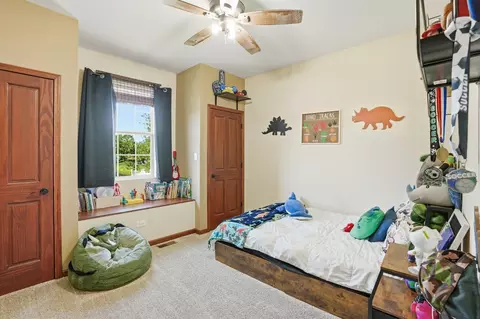 Bedroom - 1044 Sycamore St, Beecher, IL 60401 photo 3 of 5