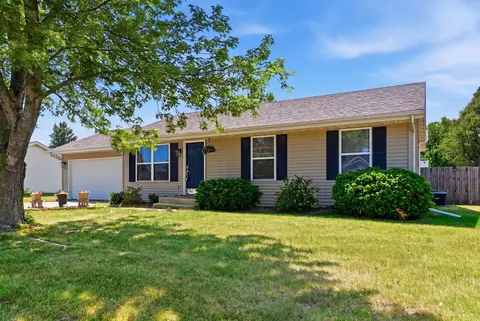 5708 Pierce Ln, South Beloit, IL 61080