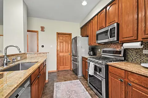 Kitchen - 24044 Walnut Cir #0, Plainfield, IL 60585 photo 1 of 2