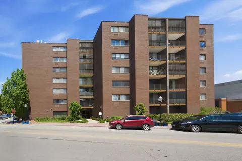 11 W Green St #608, Bensenville, IL 60106