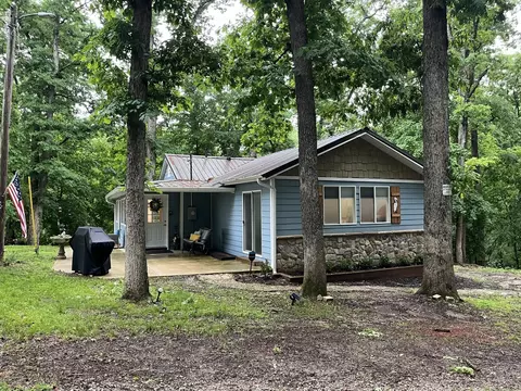 1890 Lackey Ln, Centralia, IL 62801