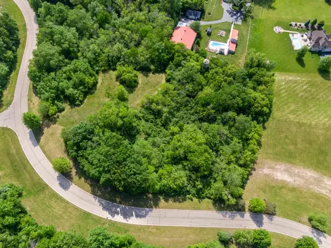 7393 English Oak Ln, Spring Grove, IL 60081