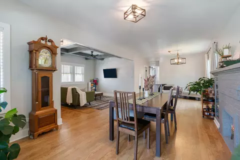 Dining - 1931 East Ave, Berwyn, IL 60402 photo 2 of 2