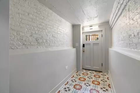 Entry Way - 1931 East Ave, Berwyn, IL 60402 photo 4 of 4