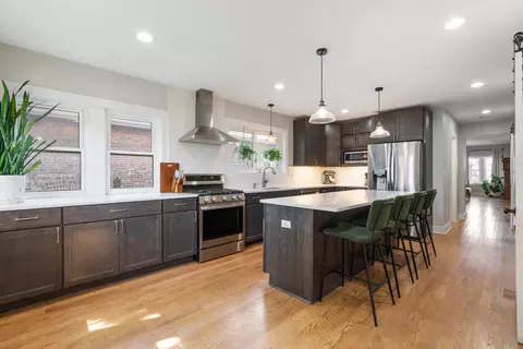 Kitchen - 1931 East Ave, Berwyn, IL 60402 photo 2 of 4