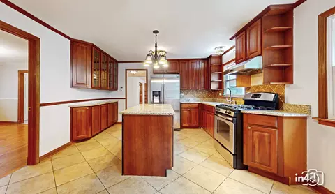Kitchen - 2745 Covert Rd, Glenview, IL 60025 photo 2 of 6