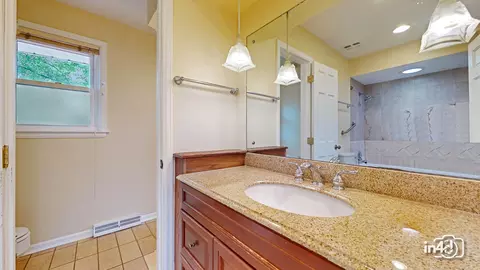 Bath - 2745 Covert Rd, Glenview, IL 60025 photo 7 of 7