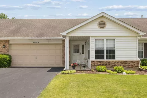 13743 S Magnolia Dr, Plainfield, IL 60544