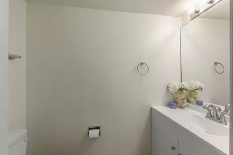 Bath - 2703 Snowmass Ct, Plainfield, IL 60586 photo 1 of 4