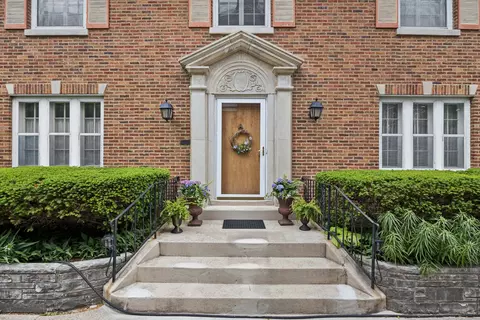Exterior - 935 Monroe Ave, River Forest, IL 60305 photo 3 of 5