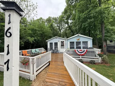 16-17 Woodhaven Lks, Sublette, IL 61367