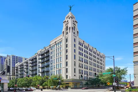 758 N Larrabee St #514, Chicago, IL 60654