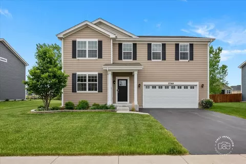 3799 Gardenia Dr, Elgin, IL 60124
