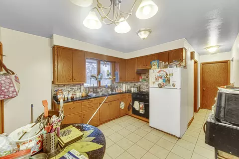 Kitchen - 463 Orchard Ln, Beecher, IL 60401 photo 3 of 4