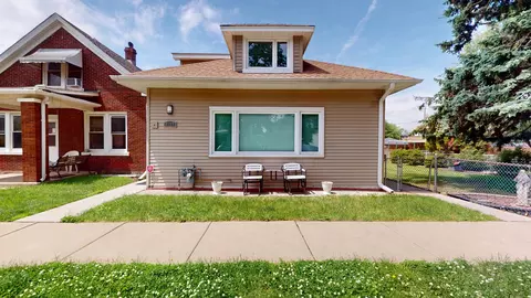 1322 Harvey Ave, Berwyn, IL 60402