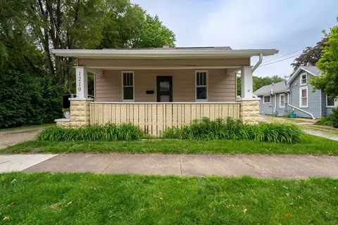 1210 N Madison St, Bloomington, IL 61701