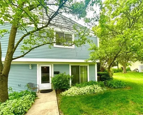 797 Coventry Pl, Wheeling, IL 60090