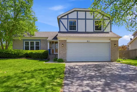 811 Westbury Dr, Algonquin, IL 60102