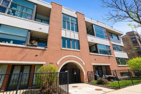 2065 N Kedzie Ave #104, Chicago, IL 60647