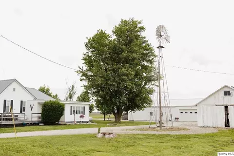 2201 N 2700th, Golden, IL 62339