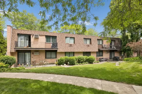 550 E Main St #2A, Barrington, IL 60010