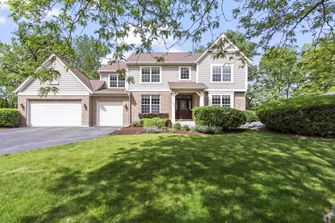 224 Red Oak Ct, Island Lake, IL 60042