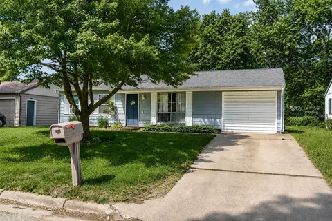 1205 N Nixon Dr, Pontiac, IL 61764