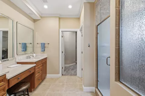 Bath - 19 Villa Dr, Hampton, IL 61256 photo 4 of 8