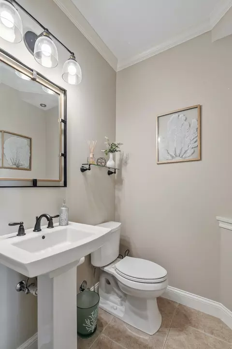 Bath - 19 Villa Dr, Hampton, IL 61256 photo 1 of 8