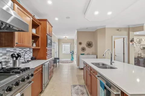 Kitchen - 19 Villa Dr, Hampton, IL 61256 photo 1 of 6