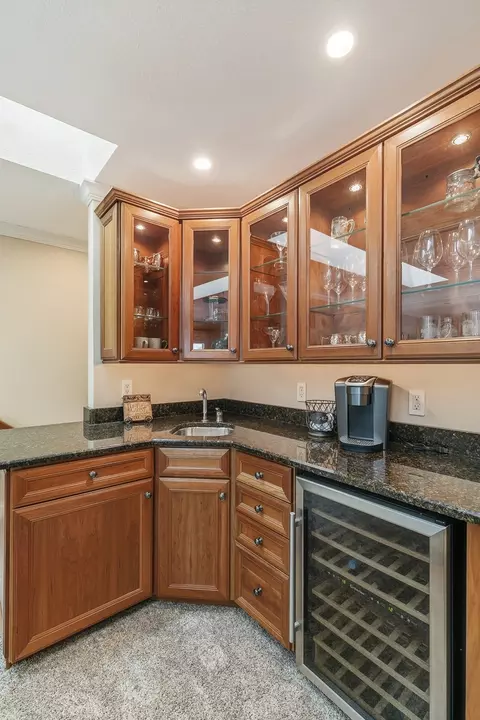 Kitchen - 19 Villa Dr, Hampton, IL 61256 photo 6 of 6