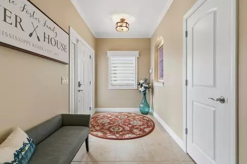 Entry Way - 19 Villa Dr, Hampton, IL 61256 photo 1 of 3