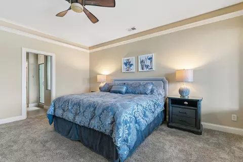 Bedroom - 19 Villa Dr, Hampton, IL 61256 photo 3 of 8