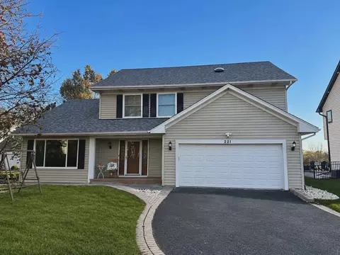 221 Windsor Dr, Bartlett, IL 60103