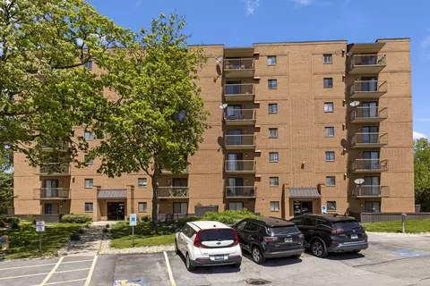 6010 Lake Bluff Dr #301, Tinley Park, IL 60477