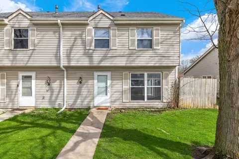 9 Fernwood Dr #N, Bolingbrook, IL 60440