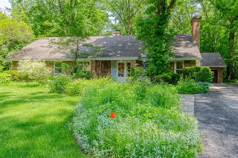 79 Cumberland Dr, Lincolnshire, IL 60069