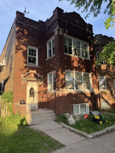 5837 N Washtenaw Ave, Chicago, IL 60659