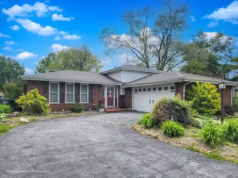 3267 Louise Ct, Lansing, IL 60438